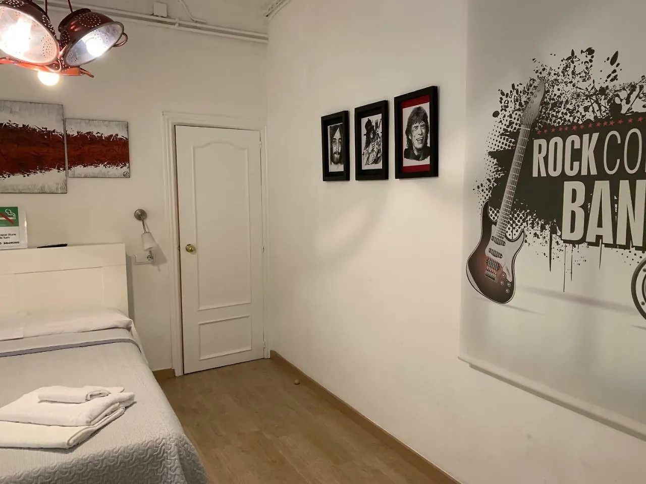 Guest house Hostal Portugal Barcelona