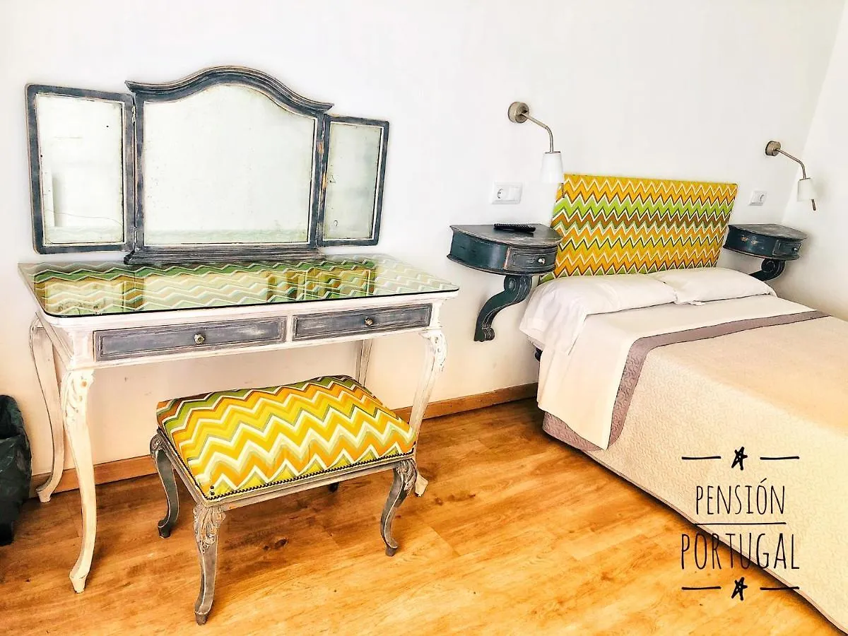 Guest house Hostal Portugal Barcelona Spain