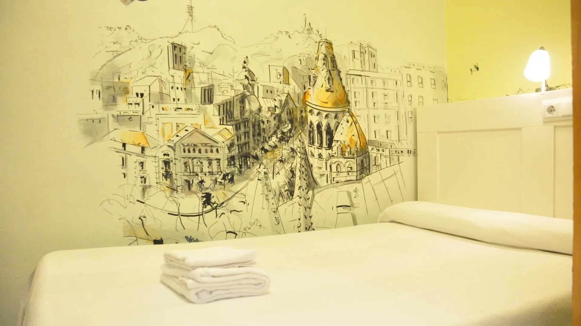Hostal Portugal 바르셀로나 0*,